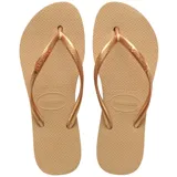 Ojotas Havaianas modelo Slim, color dorado, con tiras finas y suela con textura antideslizante.