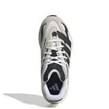 Championes urbanos Adidas modelo Light Blaze, con diseño de capas en tonos blanco, gris y negro. Presentan una estructura de malla transpirable con refuerzos de gamuza y detalles sintéticos, entresuela con tecnología Lightstrike y suela de goma.