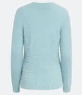 Buzo de punto color rosa claro, con cuello redondo y textura peludita.