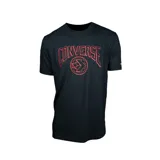 Remera negra de algodón con estampa roja en el frente que incluye el logo de Converse, la palabra "Converse" en tipografía curva y un diseño geométrico con una estrella en el centro.