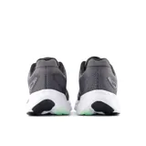 Championes New Balance 680 V8 para hombre, color gris con logo plateado, entresuela Fresh Foam blanca y detalles en verde agua en la suela.