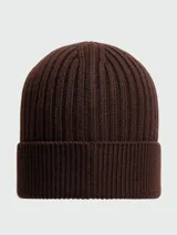 Gorro de lana tejido a punto acanalado, color marrón oscuro, con el logo de Moncler bordado en la parte frontal.