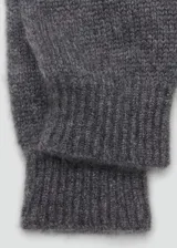 Guantes de punto de cachemira en color gris, con diseño clásico y puño elástico acanalado.
