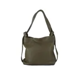 Bolso de cuero blanco que se convierte en mochila. Tiene doble asa reforzada, cierre superior y bolsillos interiores.