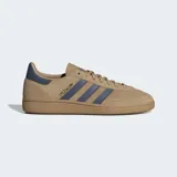 Championes Adidas Handball Spezial color beige con detalles en azul.