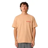 Remera Critical Slide Jagger de manga corta, color naranja con efecto acid wash y pequeño estampado frontal en el pecho.