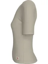 Remera color beige de corte slim, con cuello en V y mangas cortas. Tejido de punto de algodón elástico con textura de canalé.