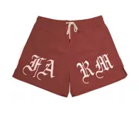 Short de baño color ladrillo con cordón blanco en la cintura y estampado con letras blancas en estilo gótico.