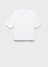 Camiseta de manga corta y cuello redondo, con diseño oversize y corte holgado.