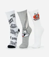 Kit de tres pares de medias de algodón de caña media con diseños de Bugs Bunny. Un par blanco con estampado de Bugs Bunny y la frase "What's up doc?", un par gris con la cara de Bugs Bunny y un par blanco con el logo de Looney Tunes y Bugs Bunny.
