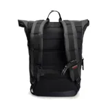 Mochila roll-up de 25 litros color negro, con cierre principal y sistema enrollable asegurado por dos hebillas. Presenta un bolsillo frontal con cierre, bolsillos laterales elásticos y compartimento interno acolchado para notebook de hasta 15 pulgadas. Incluye cinta posterior para enganche en carry on, tiras de hombros y panel trasero acolchados.