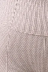 Calza deportiva gris jaspeado de tiro alto y tela gruesa.