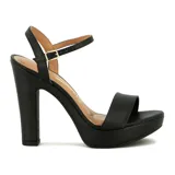 Sandalias de taco alto y plataforma Vizzano, color blanco, con tira ancha en la parte delantera y tira ajustable con hebilla en el tobillo.