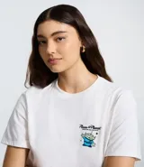 Remera blanca de manga corta y cuello redondo con estampa gráfica en la espalda de los marcianos de Toy Story y el logo de Pizza Planet.