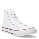 Championes de caña alta Converse modelo Chuck Taylor All Star, color blanco con cordones al tono, puntera de goma y suela con franjas decorativas en rojo y azul.