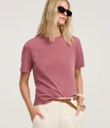 Remera de algodón con efecto desteñido, cuello redondo y mangas cortas, de la marca Marfinno.