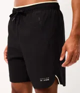 Bermuda deportiva Get Over de tejido ripstop, color gris, con cintura elástica, cordón ajustable, bolsillos laterales con cierre y estampa localizada.