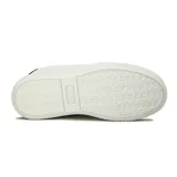 Championes urbanos Diadora modelo Set, color blanco, con plataforma gruesa acanalada y detalle en el talón en color azul oscuro.