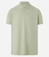 Remera polo de manga corta color verde militar, confeccionada en algodón peruano con cuello convencional y cierre de botones.