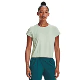 Remera Under Armour de mujer, color verde claro. Tejido suave y transpirable que absorbe el sudor y se seca rápido.
