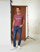 Jean de calce slim, color azul medio.