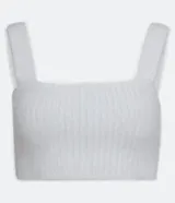Blusa cropped sin mangas en punto canalé con pelo, escote cuadrado y tirantes anchos.