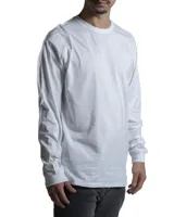 Remera de manga larga en color blanco, con cuello redondo y corte clásico. Presenta un pequeño detalle de etiqueta cosida en el puño de la manga.