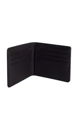 Billetera compacta Mistral de diseño minimalista, color negro, con acabado liso y logo de la marca grabado en relieve en el frente. Cuenta con múltiples compartimentos internos.
