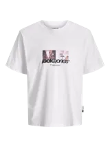 Remera manga corta de cuello redondo color blanco, de la marca Jack & Jones, con estampado fotográfico y logotipo en el pecho.