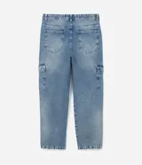 Pantalón de jean celeste, modelo baggy, con lavado dirty, efecto mármol y bolsillo cargo.