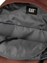 Mochila urbana Caterpillar modelo Tokyo, color marrón, con compartimento principal y bolsillo acolchado para portátil. Cuenta con correas ajustables de malla, dos bolsillos laterales de malla, asa de agarre y detalle reflectante frontal.