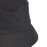 Gorro tipo bucket Adidas de color negro con el logotipo del Trifolio y el nombre de la marca bordados en blanco en el frente.