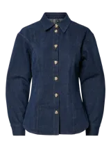 Camisa de denim azul oscuro con botones dorados ornamentales, mangas largas abullonadas y costuras frontales estructuradas.