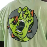Remera verde claro de manga corta con estampado pequeño del logo de la mano de Santa Cruz en el pecho.