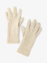 Guantes negros de diseño clásico y elegante, confeccionados en material suave y confortable.