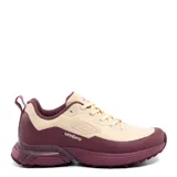Championes de trekking Umbro modelo Zia para mujer, en combinación de tonos beige y bordó, con suela robusta y cordones tono sobre tono.