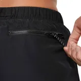 Short de baño negro con cintura elástica, cinturón con hebilla de ajuste y bolsillo lateral con cierre que se convierte en bolsa para guardado.