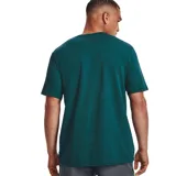 Remera Under Armour de hombre, color negro, de corte clásico y mangas cortas. Presenta el logo de la marca estampado en el pecho.