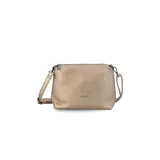 Cartera de hombro tipo hobo en símil cuero color negro, de diseño amplio y correa integrada.