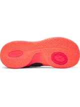 Championes de básquetbol Under Armour Curry Splash 26, con diseño bicolor en negro y rojo vibrante. Presentan capellada de tejido transpirable con refuerzos de TPU, cuello acolchado para mayor soporte y suela de goma resistente con tecnología de amortiguación reactiva UA HOVR.
