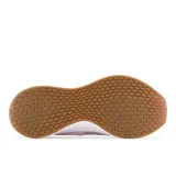 Championes New Balance Fresh Foam Roav color rosa con estampado animal print en el talón, logo N en el lateral y suela blanca.