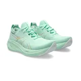 Championes de running Asics Gel Nimbus 26, color verde menta con detalles en dorado. Presentan tecnología PureGEL en el talón y amortiguación FF Blast+ en la entresuela, con capellada de tejido técnico transpirable.