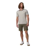 Remera polo Columbia modelo Parsons Point Omni-Shade, color beige, con tecnología de protección solar y absorción de humedad. Cuenta con cuello clásico y cierre frontal de botones.