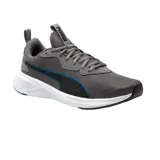 Championes Puma modelo Incinerate, color negro con detalles en blanco. Diseño deportivo con capellada de malla transpirable y suela de goma amortiguada.