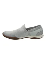 Sneaker slip-on de tejido transpirable en color gris, con diseño ergonómico, entresuela de EVA para amortiguación y suela de goma con tracción.