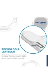 Chancletas de faja Pegada en color blanco, con tecnología Levitech y logo lateral en gris.
