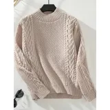 Sweater de punto color marrón con diseño de trenzas y textura en relieve. Presenta cuello alto, mangas largas y puños acanalados.