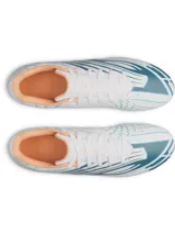Championes de fútbol Under Armour Shadow Select 4 FG, diseñados para césped natural. Presentan una parte superior sintética blanca con detalles gráficos en azul petróleo y toques en color durazno. Cuentan con tacos cónicos para una tracción óptima y una suela ágil para cambios de dirección rápidos.