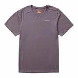 Remera gris de manga corta marca Merrell, confeccionada con tecnología Drirelease, anti-olor, protección UPF30+ y 4-way stretch.