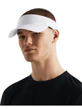 Visera deportiva Under Armour modelo Velociti, color blanco, con logo reflectante en el frente y cierre ajustable con velcro.